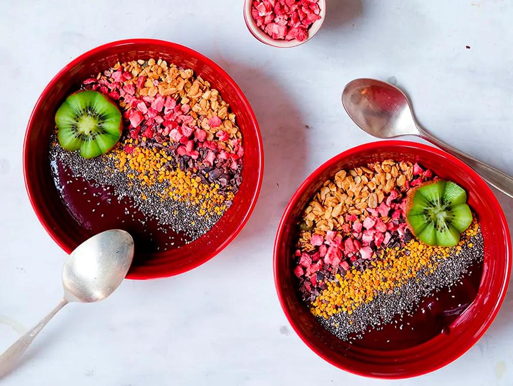 Acai bowl med frisk frukt