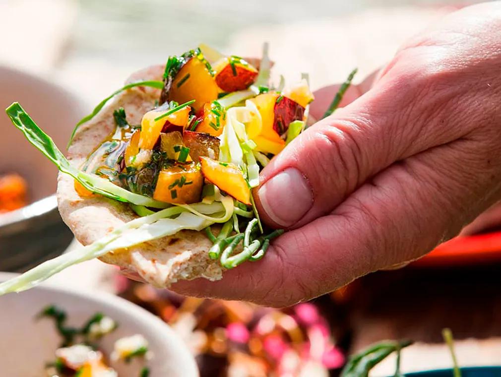 Nordiskinspirert taco med blåskjell og plommer