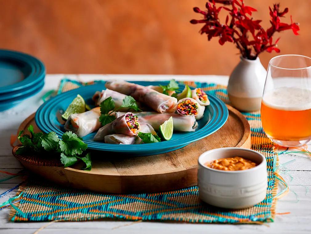 Vegetariske vårruller med peanøttsaus