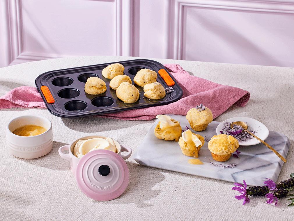 Miniscones med lavendel og sitron