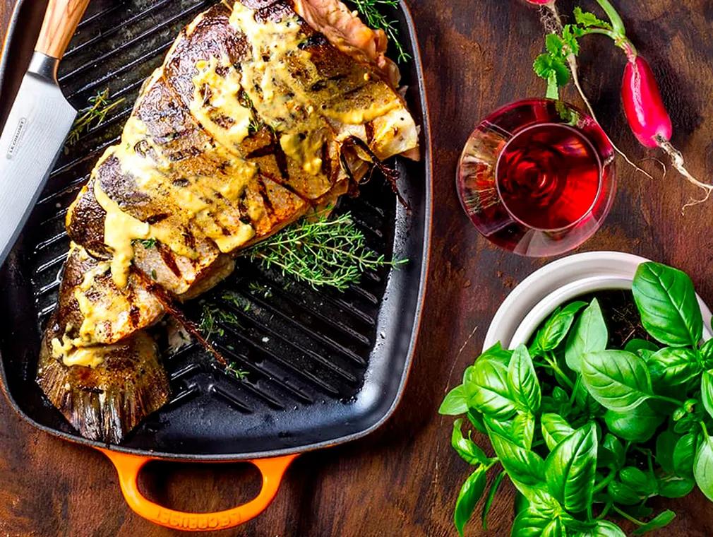 Grillet sennepslaks med potetsalat