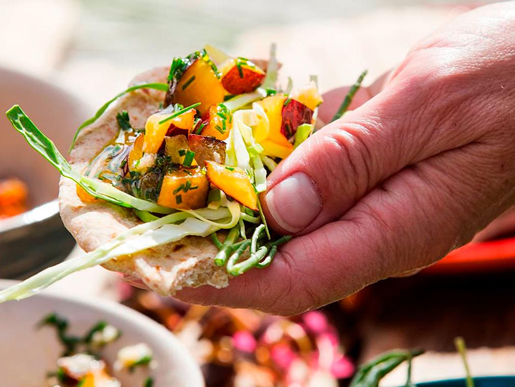 Nordiskinspirert taco med blåskjell og plommer