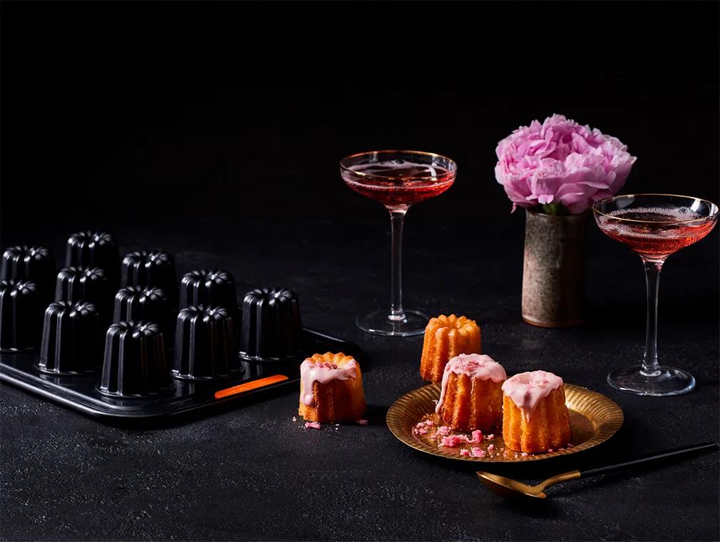 Cannelé med mandelmelk og rosa sjokolade