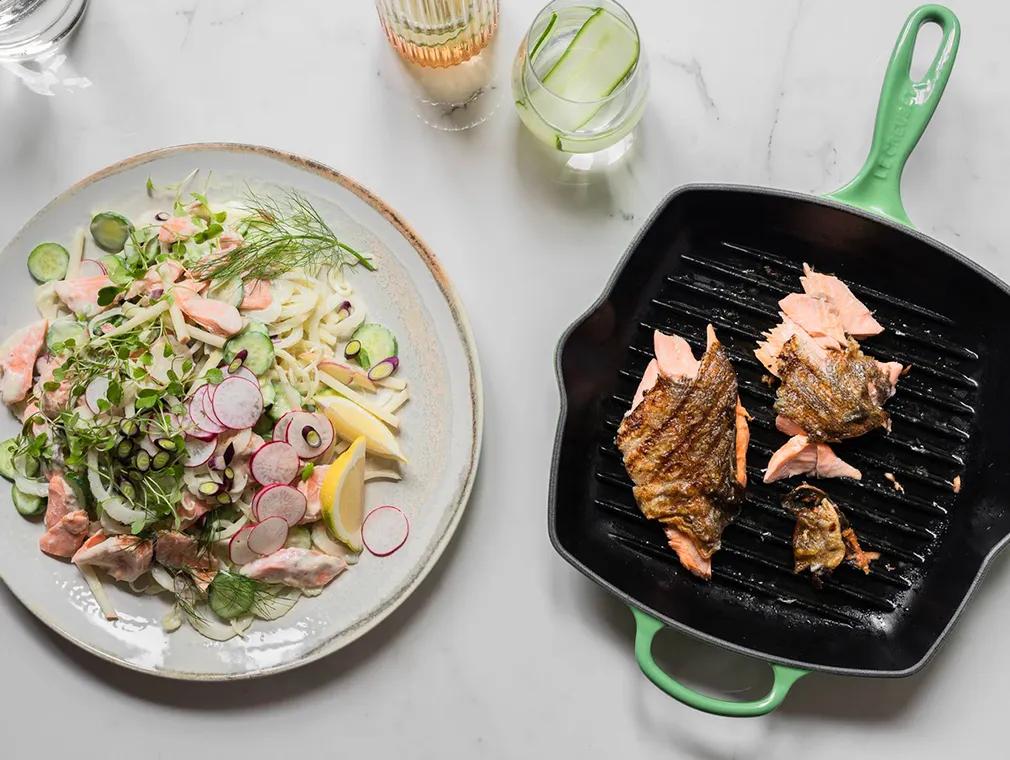 Pannestekt ørret med agurk- og eplesalat