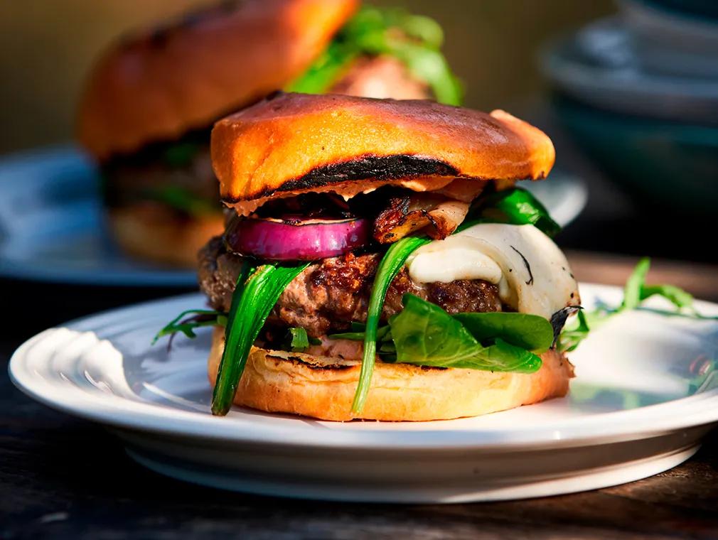Viltburger med chipotle-majones og bøffelmozzarella