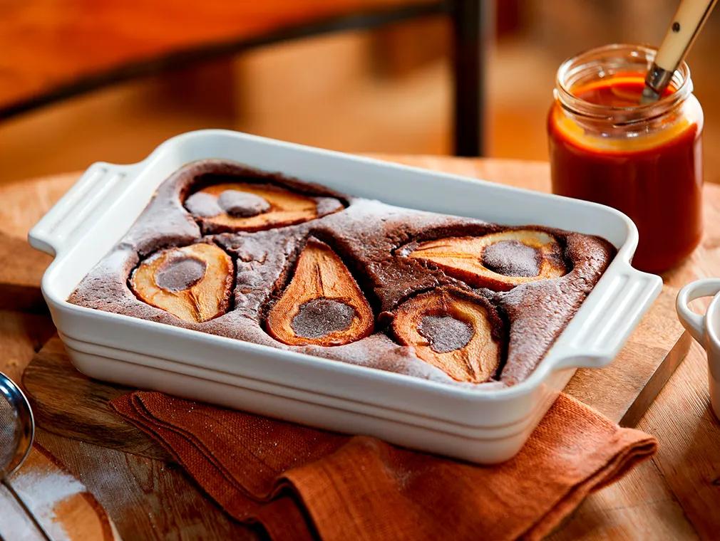 Clafoutis med pærer og karamellsaus