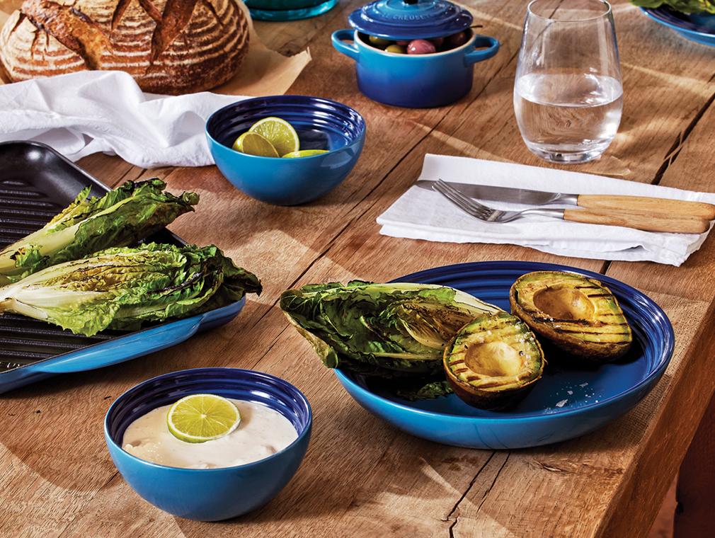 Grillet hjertesalat med avokado og crème fraiche-dressing