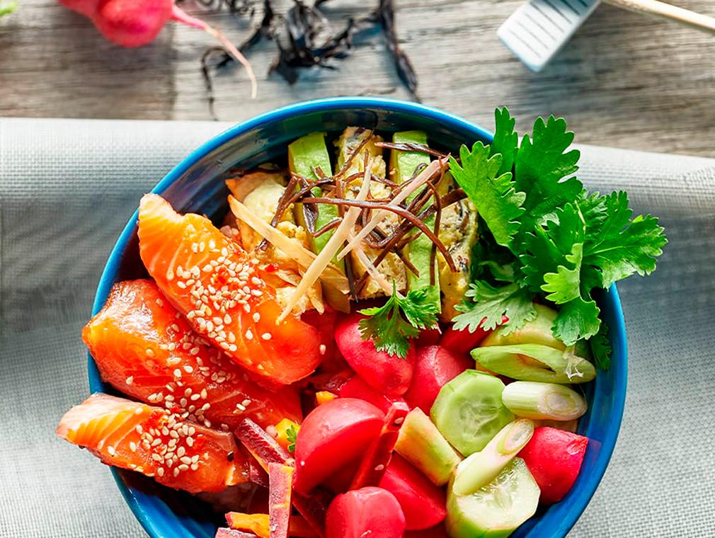 Chirashi sushi